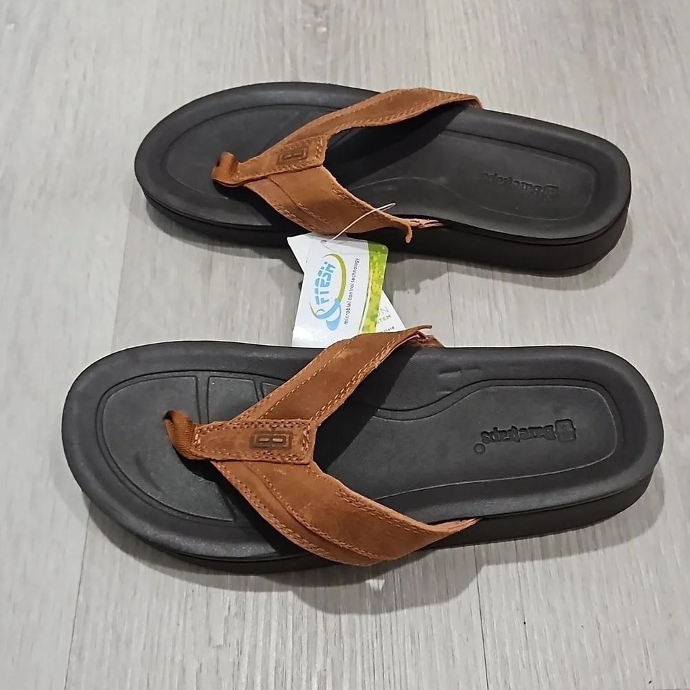 Baretraps Hynes Men's size 8 Sandals. Brand New with Tags
